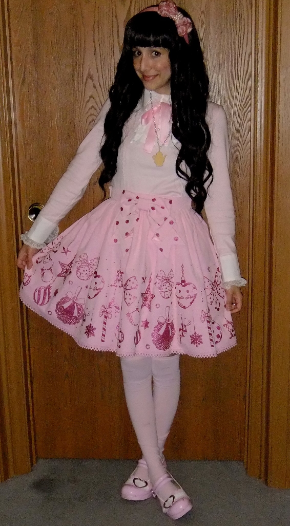 Brunette Lolita wearing White Opaque Stockings and Pink Shoes